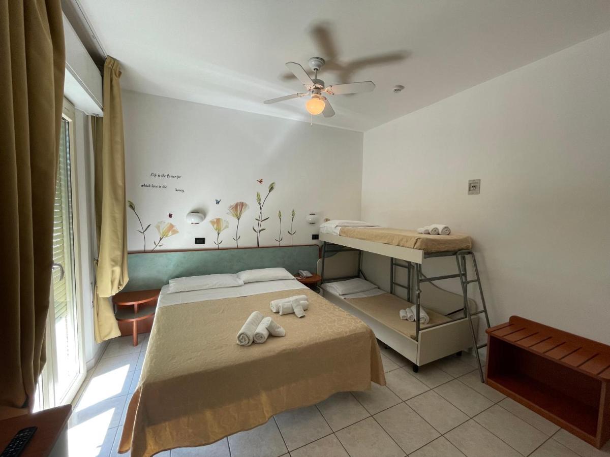 Hotel Marina Riccione Eksteriør bilde