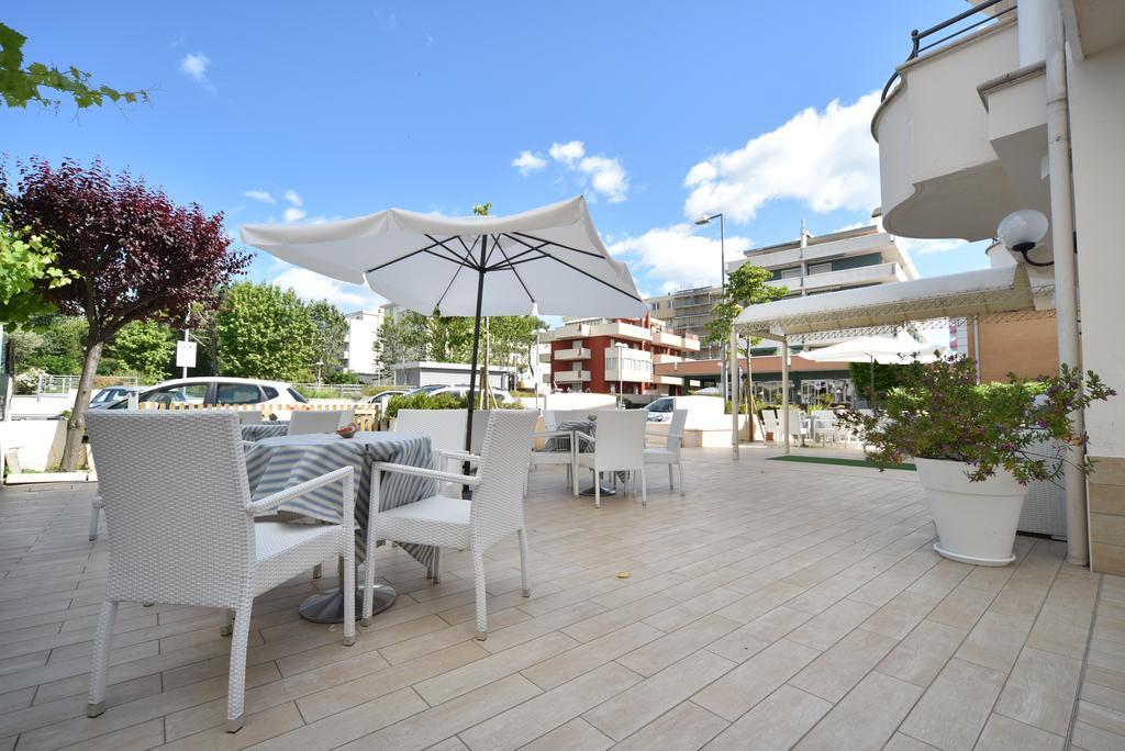 Hotel Marina Riccione Eksteriør bilde